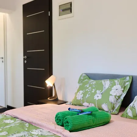 Old Town Oasis - Ap 9 *